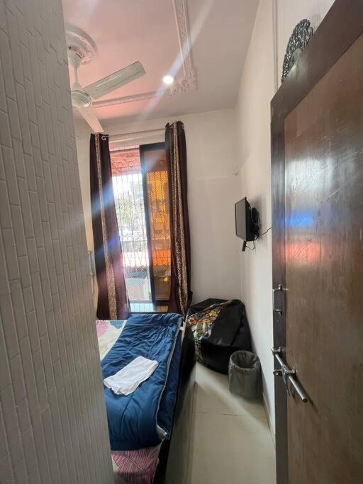 Budget Friendly 2Bhk At Pali Hill Apartment Mumbai Exterior photo