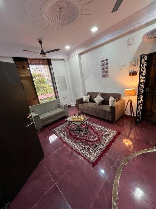 Budget Friendly 2Bhk At Pali Hill Apartment Mumbai Exterior photo