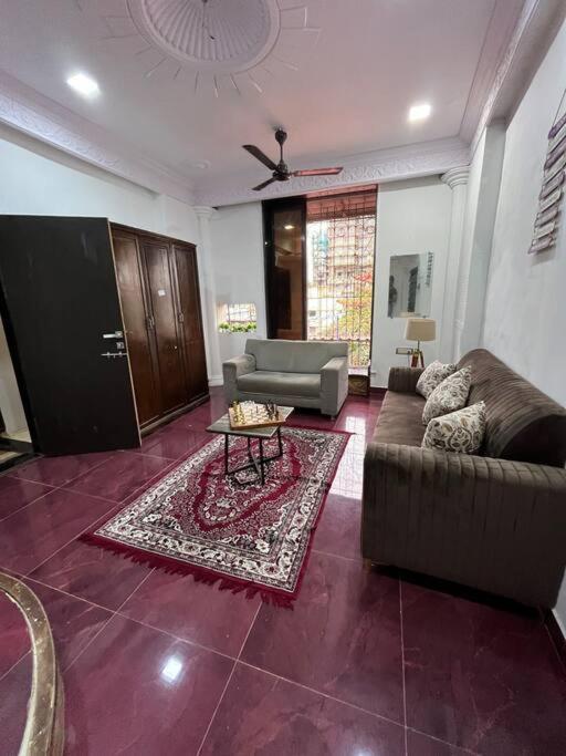 Budget Friendly 2Bhk At Pali Hill Apartment Mumbai Exterior photo