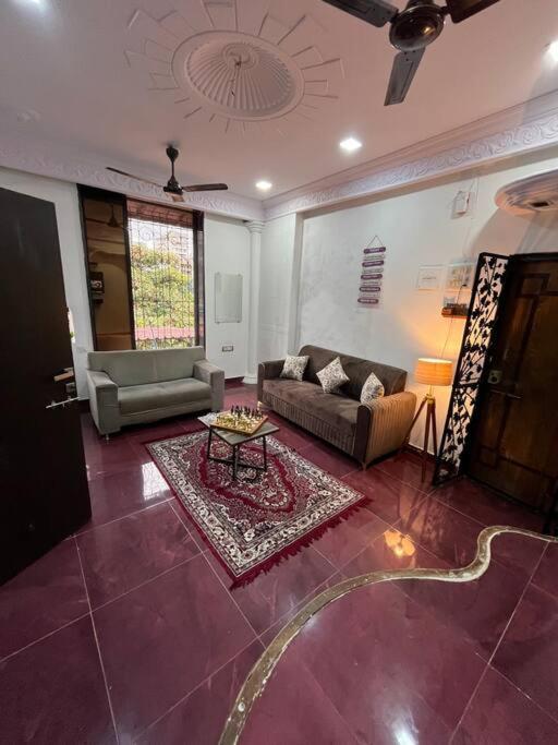 Budget Friendly 2Bhk At Pali Hill Apartment Mumbai Exterior photo