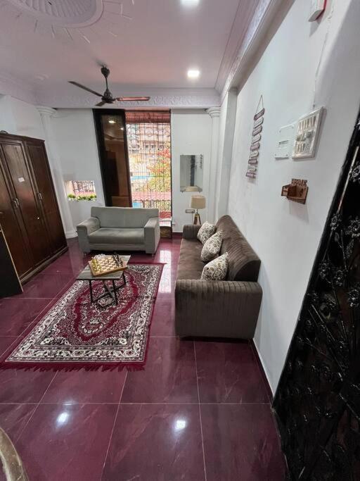 Budget Friendly 2Bhk At Pali Hill Apartment Mumbai Exterior photo