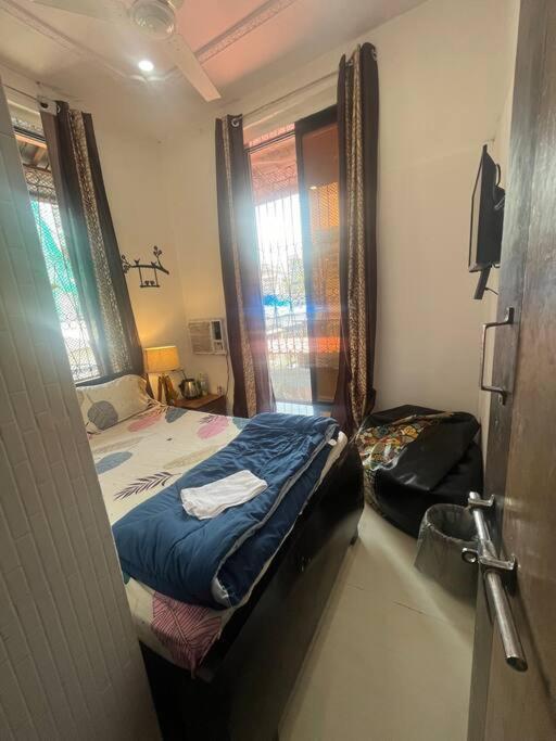 Budget Friendly 2Bhk At Pali Hill Apartment Mumbai Exterior photo